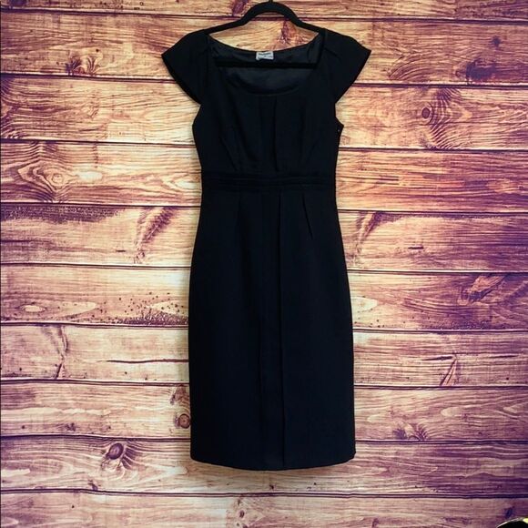 Philosophy di Alberta Ferretti Dresses & Skirts - Philosophy Di Alberta Ferretti Pleated Midi Dress
